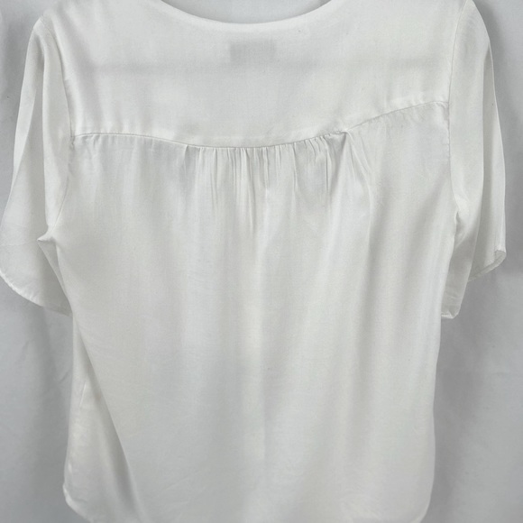 Amour Vert Tencel button front short sleeved blouse in White size Small - Picture 6 of 9